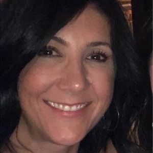 Meet your Posher, Angie